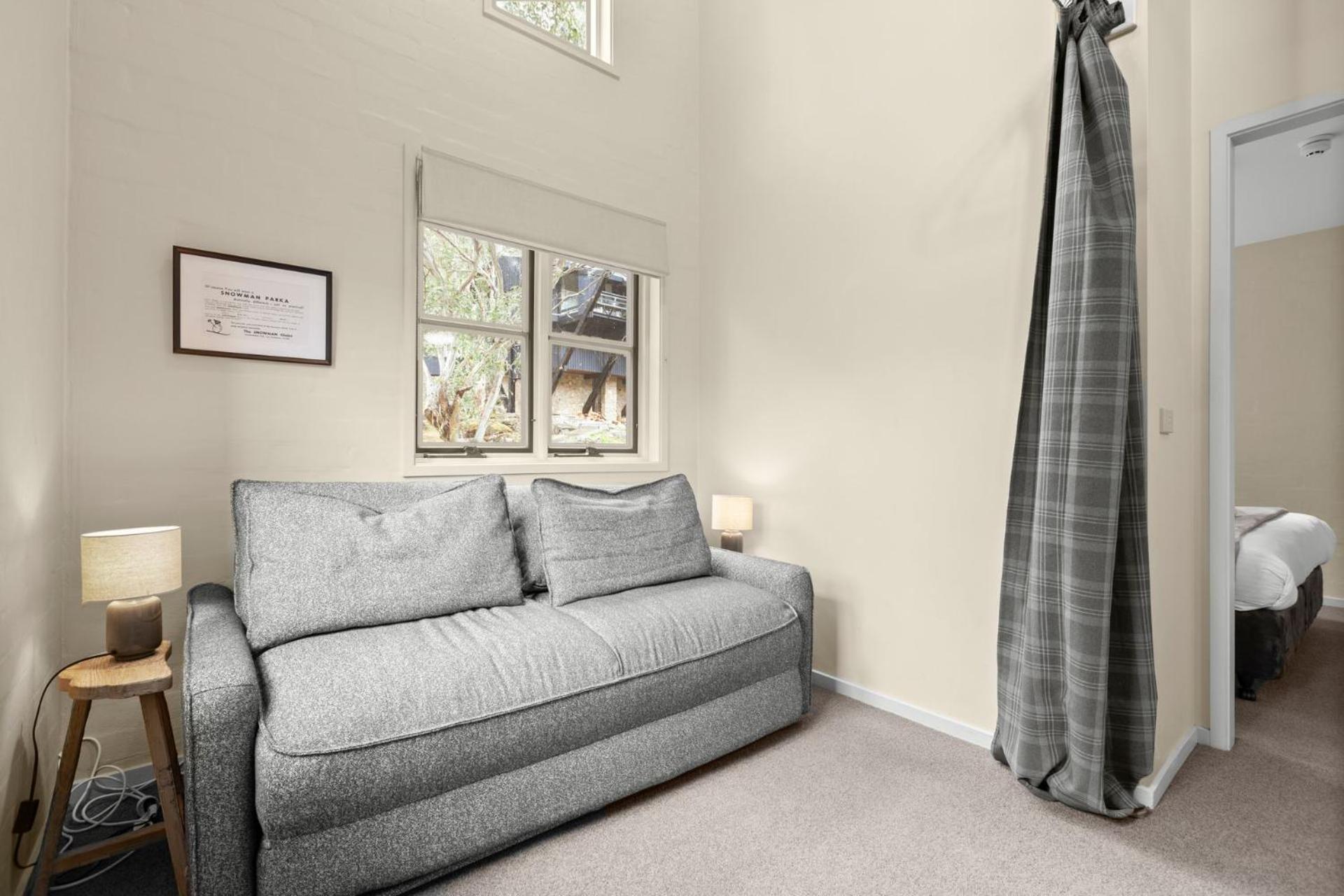 Village Green 2 Bedroom Loft Townhouse With Views Fireplace And Garage Parking Thredbo Dış mekan fotoğraf