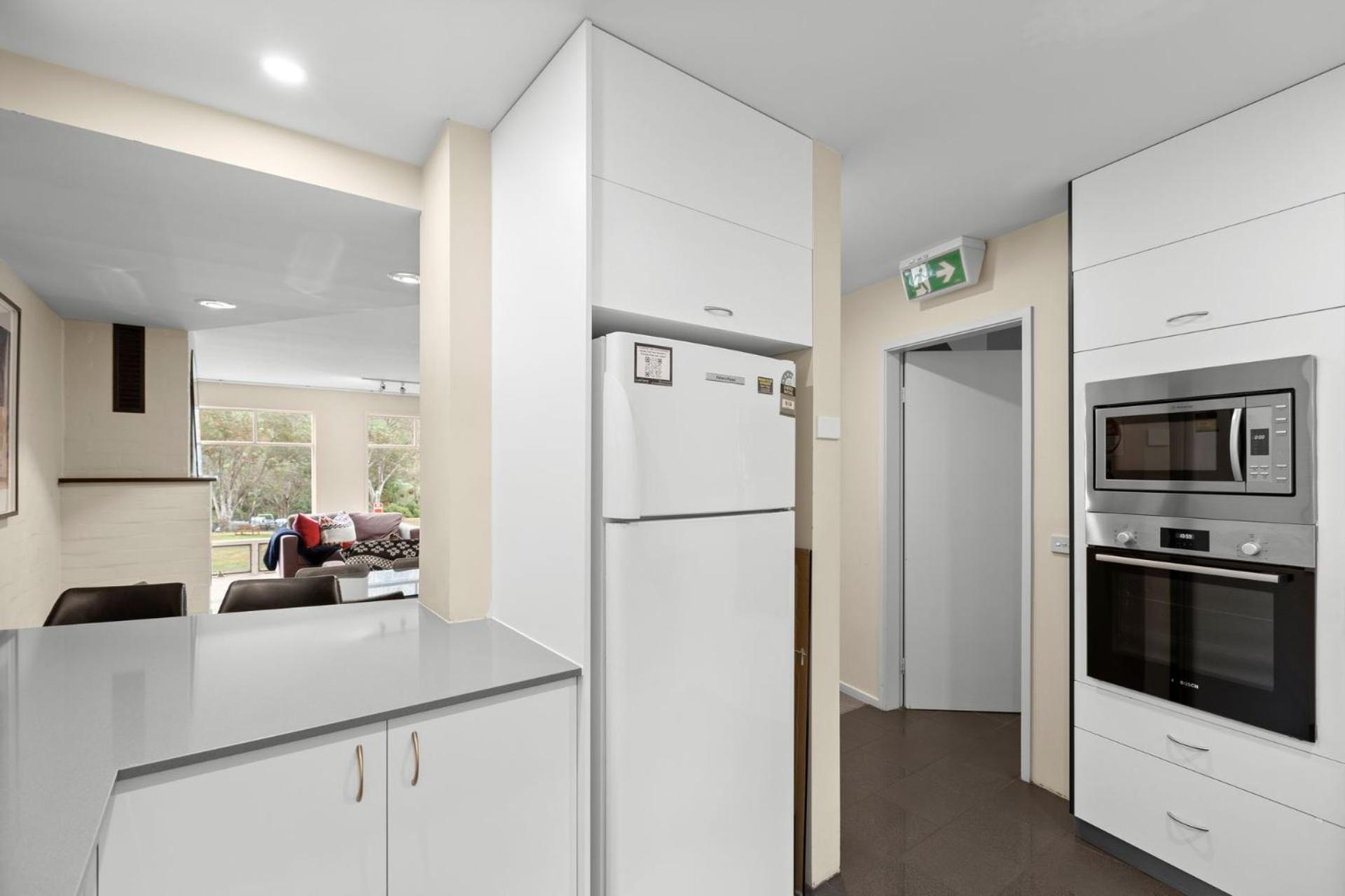 Village Green 2 Bedroom Loft Townhouse With Views Fireplace And Garage Parking Thredbo Dış mekan fotoğraf